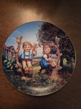 Danbury Mint M J Hummel " Apple Tree Boy And Girl " Plate with certificate Vtg